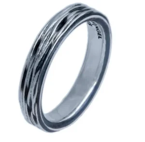 Triangel Ring Crease Silber oxydiert, 4 mm