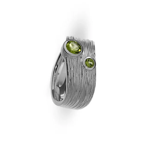 Triangel Ring Crease Silber Peridot 5 und 3 mm rund fac